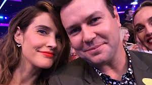 Jacoba francisca maria cobie smulders (born april 3, 1982 in vancouver, british columbia) is a canadian actress best known for playing robin scherbatsky on the hit sitcom how i met your mother and s.h.i.e.l.d. Cobie Smulders Family Kids Husband Siblings Parents Youtube