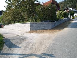 Für eine niedrige mauer aus betonstein zahlen sie etwa 50 bis 100 eur materialkosten pro qm. Stutzmauer Varianten Kosten Bauforum Auf Energiesparhaus At