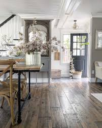 A Little Fresh Air A Little Sunshine And A Lot Of Gorgeous Farmhouse Style Are All We Need This Weekend Feathergla House Design Home Traditional House