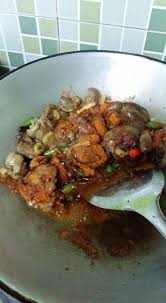 Tak payah goreng lama sangat. Hati Pedal Ayam Goreng Kari Pedas Meletop