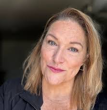 Joanna Read's Instagram, Twitter & Facebook