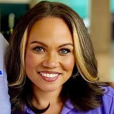 Laurel Knox's Instagram, Twitter & Facebook