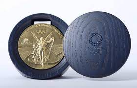O design é assinado por junichi kawanishi e foi o design da medalha foi escolhido entre mais de 400 opções propostas por estudantes e profissionais designers. A Um Ano Do Inicio Toquio 2020 Apresenta Medalhas Da Olimpiada Jornal Correio