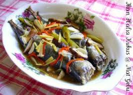 Ikan kukus , ia mengekalkan rasa ikan agar manis dan tahan lama. Ikan Kukus Halia Dapur Tanpa Sempadan
