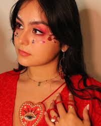 birds of the same feather 🦆 pt. 2 editorial photography for @dwfmagazine  F/W23 issue 27!!! concept creator: lan Vallari models: Devan Perry, Sofia  Fuster, Nicole Pinilla styling: Cassidy Millhouse beauty: Isabella Eudy,