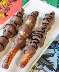 Jennifer ofenstein's fandom in stitches website is an excellent resource for harry potter quilt patter. Harry Potter Inspired Treat Recipes Bar Crawl Usa