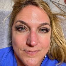 Kari Ayers's Instagram, Twitter & Facebook