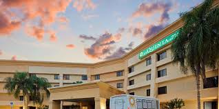The beaches, fishing, and picnic areas of oleta river state park are 14 mi away. La Quinta Inn Suites By Wyndham Miami Airport East Ab 108 Hotels In Miami Kayak
