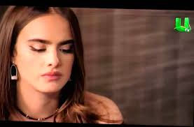 Why can't I move my queen from D1 to E1 in chess?