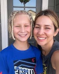 Kayla Woods's Instagram, Twitter & Facebook