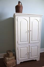 Black furniture is timeless and one of the easier preparing a wood table for furniture paint. How To Chalk Paint Furniture Our Best Tips 2 Bees In A Pod
