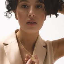 Women's necklace with medallion with the zodiac sign Leo