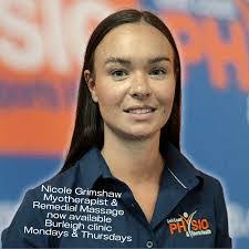 Nicole Grimshaw's Instagram, Twitter & Facebook