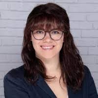 Kristin Schnell's Instagram, Twitter & Facebook