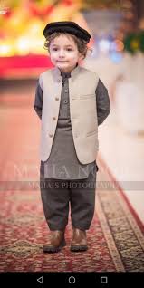 Birthday Dress For 1 Year Old Boy In Indian Kids Photo Session Pakistani Kids Dresses Dresses Kids Girl Kids Dress Boys