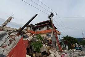 Gempa bumi dan tsunami sulawesi 2018 adalah peristiwa gempa bumi berkekuatan 7,4 mw diikuti dengan tsunami yang melanda pantai barat pulau sulawesi, indonesia, bagian utara pada tanggal 28 september 2018, pukul 18.02 wita. Gempa Sulawesi Barat Dinilai Tak Lazim Mengapa