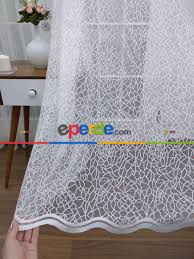 Fransız tüllerinde kullanılan gipürler birçok gipürden daha kabarık ve gösterişlidir. Ekru Desenli Fransiz Danteli Tul Perde Genis En 280cm Ekru Perde Dantel Fransizca