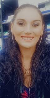 Karissa Bowman's Instagram, Twitter & Facebook