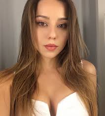 Sinem Ozgur - Free sexy pics, galleries & more at Babepedia