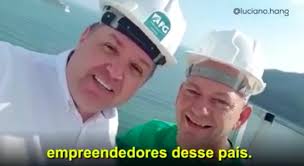 Dedicação, afirma luciano hang, que deu algumas dicas de como alcançar. Luciano Hang Vende Apartamentos De R 26 Milhoes Em Balneario Camboriu Meca Bolsonarista Por Renan Antunes