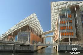 Museet åpnet i 1993 i dronningens gate 4, i et bygg tegnet av lpo arkitekter as for hans rasmus astrups meglervirksomhet. Astrup Fearnley Museum Of Modern Art Oslo Norway Best Regards From Far