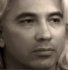 https://m.youtube.com/watch?v=O6sfMvImBCo&feature=youtu.be 🌹 Dmitry  Hvorostovsky "Pedlars" 1992 🌹 A fragment of a charity concert of the State  Academic Russian Folk Orchestra. N. Osipov" in support of the House-Museum  of F. I. Chaliapin in