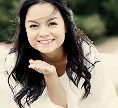 Ngắm vẻ đẹp nồng nàn của Phạm Quỳnh Anh