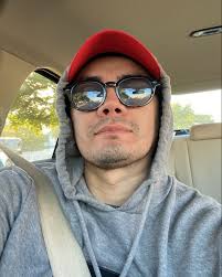 Alexander Möller (@alexandervr6) • Instagram photos and videos