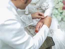 Kisah istri sholehah (taat pada suami) yang mengantarkan ibunya ke surga sudah menjadi kewajiban seorang anak untuk. Air Mata Seorang Suami Tiada Gunanya Lagi Bila Sang Isteri Tiada Lagi Di Sisi Selamanya Pesona Pengantin