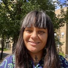 Ursula Pearce's Instagram, Twitter & Facebook