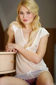 Откровенные фотографии голых красоток - секс и порно в одном месте