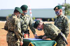 Kolonel inf sunoto dari kadeplat sesko tni menjadi dosen ahli latgab sesko tni (orgas baru) Pangkostrad Pimpin Sertijab Pangdivif 3 Kostrad News