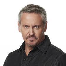 Curtis Ashford's Instagram, Twitter & Facebook