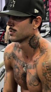 Tatuajes Masculinos: Estilos y Tendencias