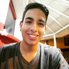 Christopher (@chrisloro90)