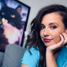 Why did Bachelorette Katie Thurston apologize to LGBTQ fans?