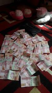 Koreng atau kerak di kepala bisa disebabkan oleh ketombe yang parah, infeksi jamur, kulit kepala kering dan lainnya. 230 Ide Nongsky Di 2021 Fotografi Anggur Merah Minuman Alkohol