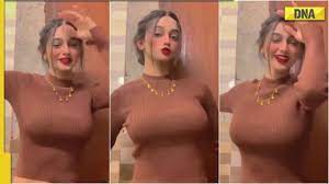 Viral video: Pakistani girl Ayesha lip-syncs to 'Calm Down' song, netizens  call her 'sexy'