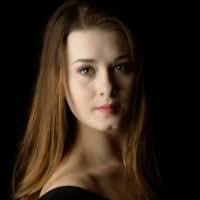 Amanda Petit's Instagram, Twitter & Facebook