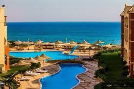 شاليهات البــحر للبيع الساحل الشمالى شاليه للبيع شاليه بالتقسيط شاليهات بالتقسيط شاليه فى الساحل الشما Chalets For Sale Outdoor Decor Outdoor