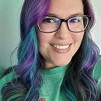 Elizabeth Deville's Instagram, Twitter & Facebook