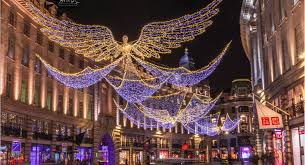 Notre sélection d'hébergements près du 2e plus du monde où les gratte ciels côtoient les vestiges romains, les bars branchés et quelques des monuments les plus emblématiques de la capitale anglaise. Ou Voir Les Illuminations De Noel 2019 A Londres