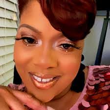 Paula Ratchford's Instagram, Twitter & Facebook