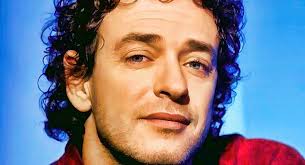Conoce los detalles de esta nota haciendo clíck en el video. Historia Y Biografia De Gustavo Cerati