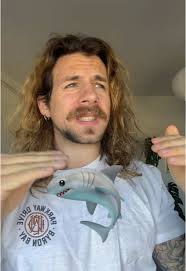 Passer de l’hyperpop à du Metalcore : Un Voyage Musical