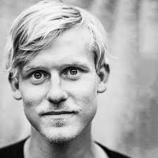 Gribende foredrag i København: Ser du månen, Daniel