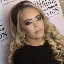 How HUNREAL is this makeup by @makeupbymerx @platinumhairextensions also  done in the salon by @grainne . How stunning does she look🤍