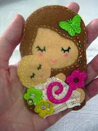 Como Hacer Regalos Economicos Para El Dia De La Madre Regalos Economicos Para El Dia De La Madre Decoracion De Interiores Y Exteriores Estiloydeco Broche De Fieltro Manualidades Llaveros De Fieltro