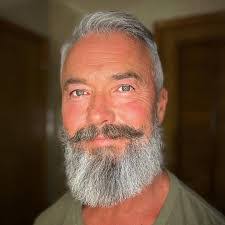 Michael Hefley's Instagram, Twitter & Facebook