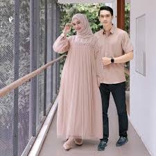 Gunakan warna netral dan tidak banyak motif : Jual Couple Baju Pasangan Gamis Couple Mix Tutu Tile Outfit Muslim Zoyya Cp Online April 2021 Blibli